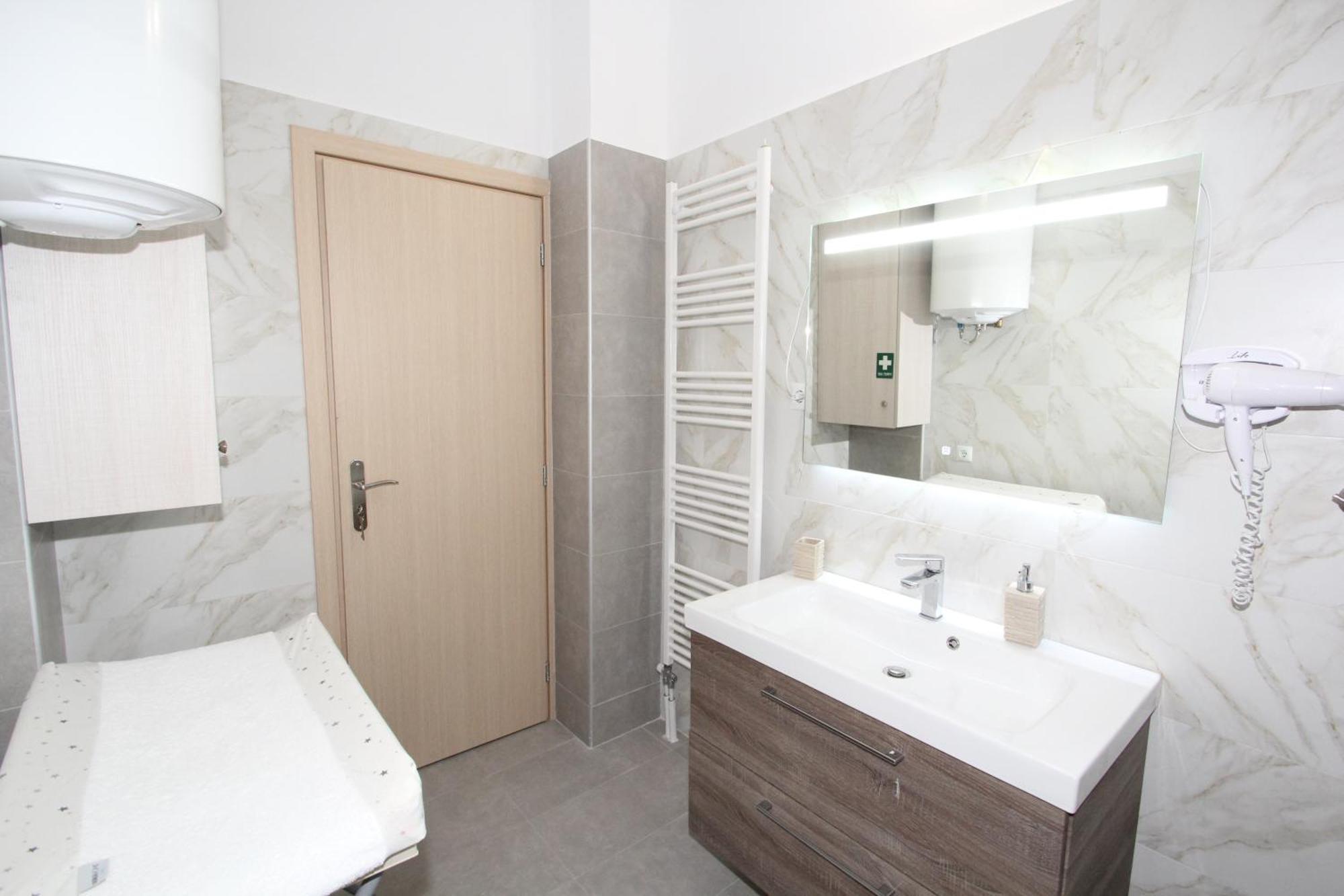 Filoxenia Apartment Artemi Extérieur photo